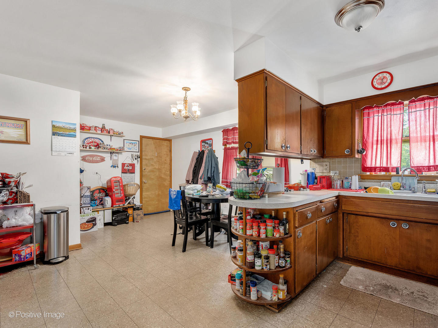 6737 W Lloyd Drive, Worth, IL 60482