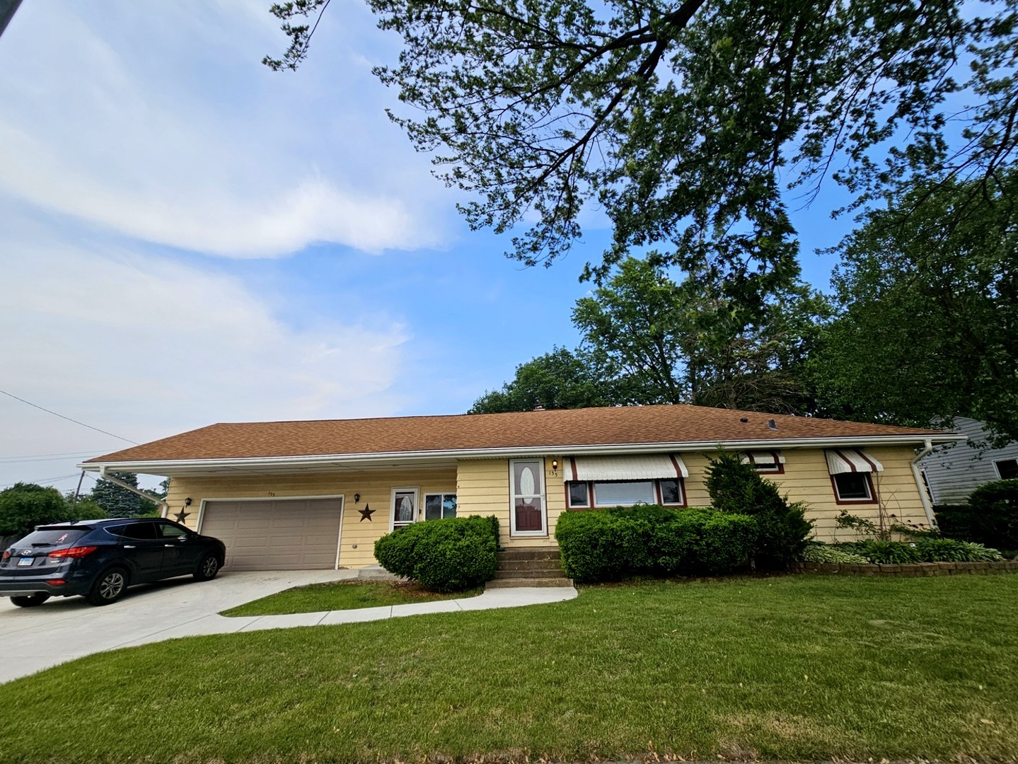 155 S MCLEAN Boulevard, Elgin, IL 60123