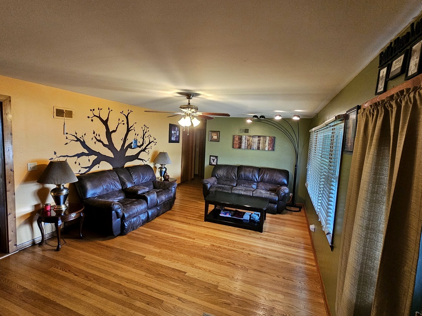 155 S MCLEAN Boulevard, Elgin, IL 60123