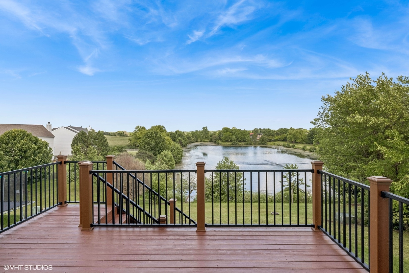 299 Cross Creek Lane, Lindenhurst, IL 60046
