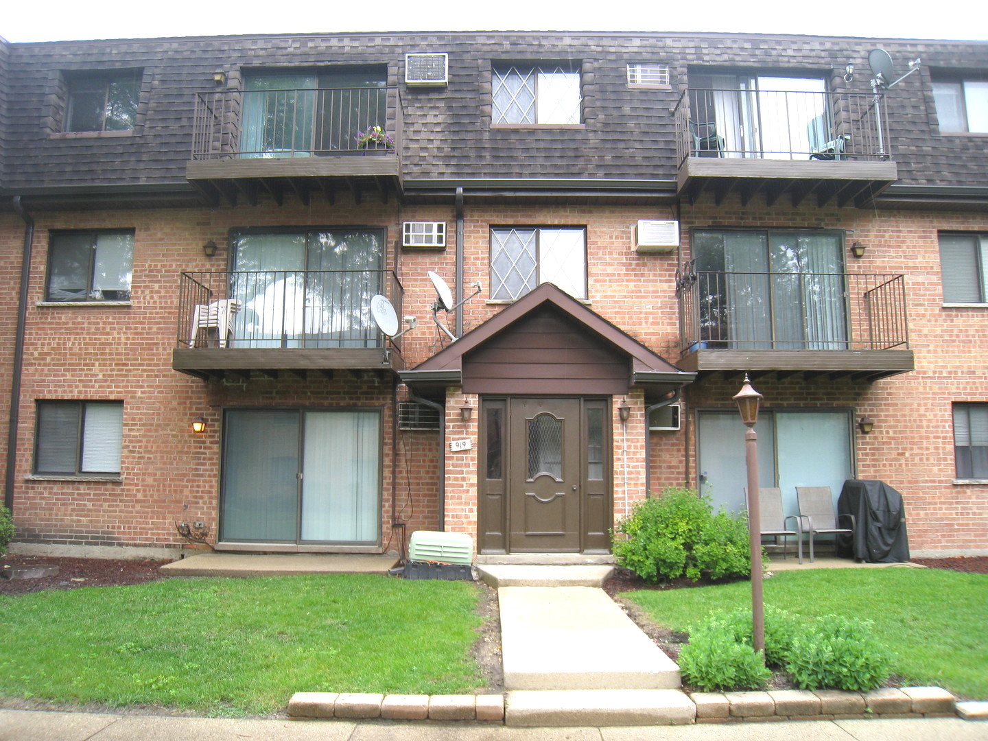 919 S Mckinley Avenue #1A, Arlington Heights, IL 60005