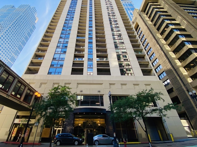 200 N Dearborn Street #2004, Chicago, IL 60601