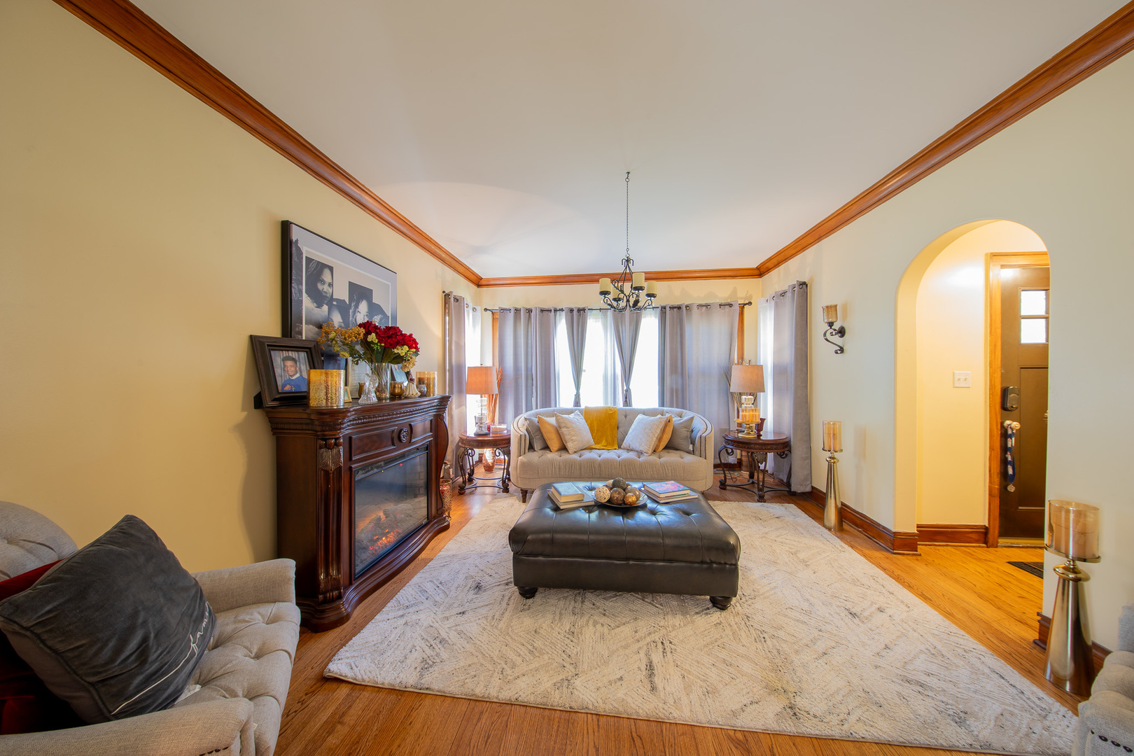 10215 S Charles Street, Chicago, IL 60643