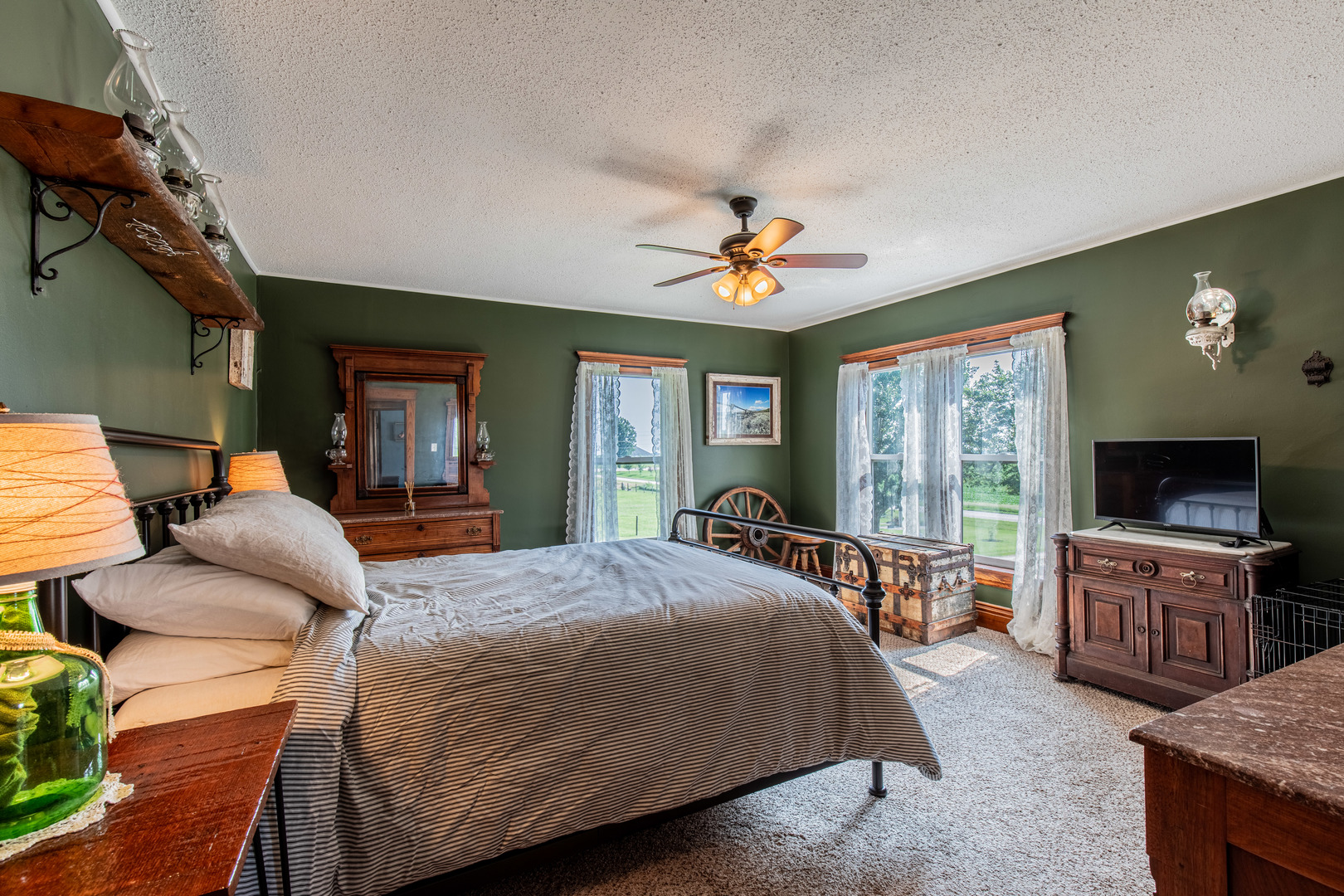 4116 E 13th Road, Earlville, IL 60518