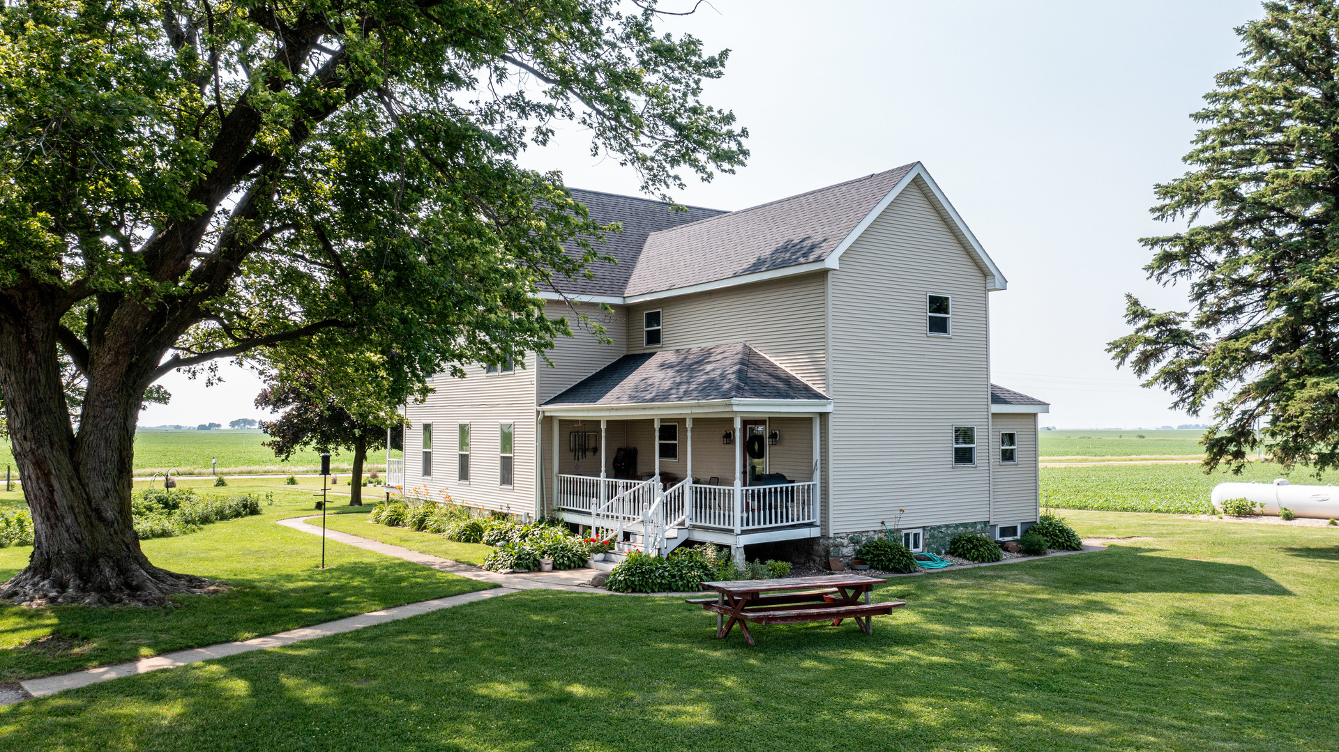 4116 E 13th Road, Earlville, IL 60518