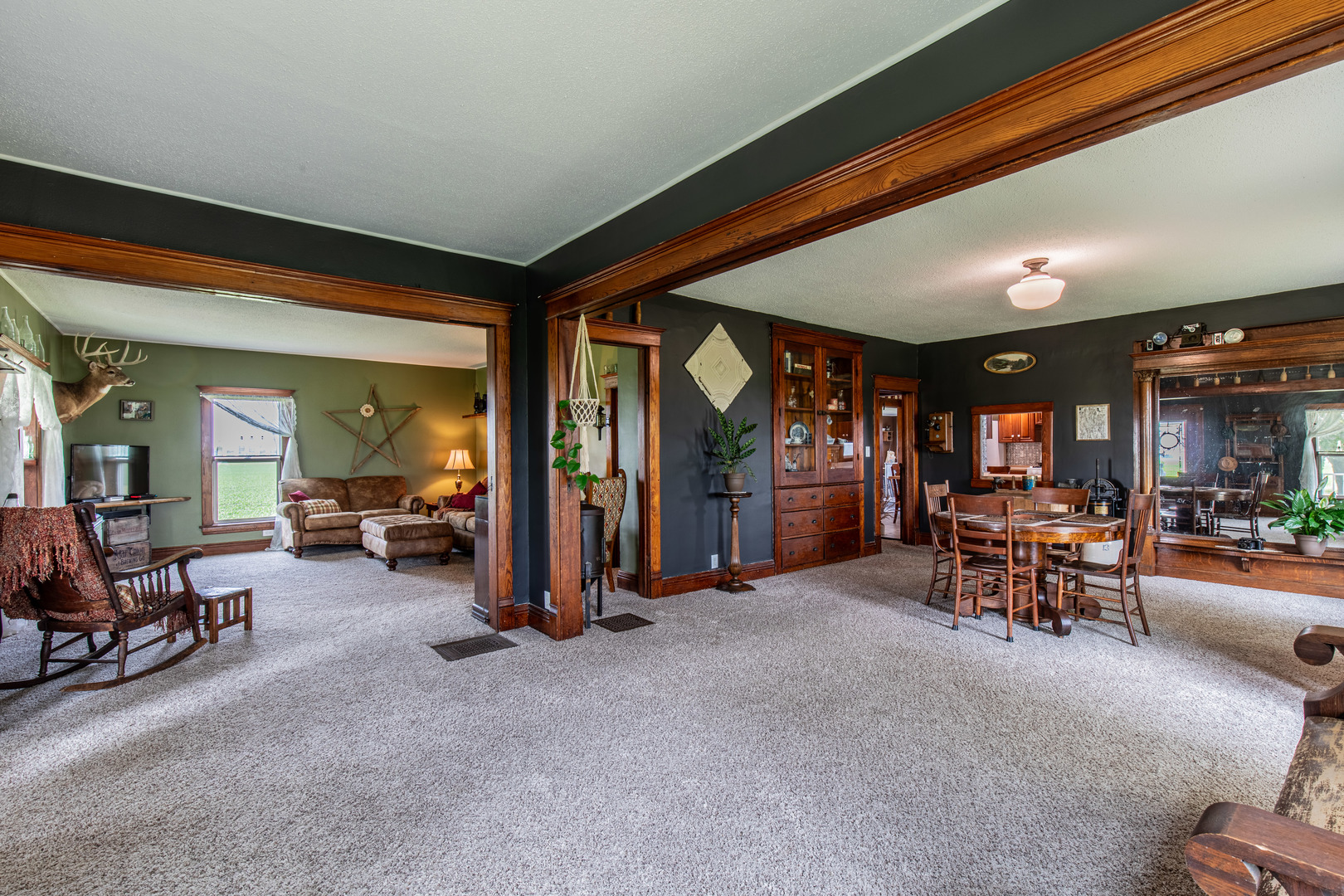 4116 E 13th Road, Earlville, IL 60518