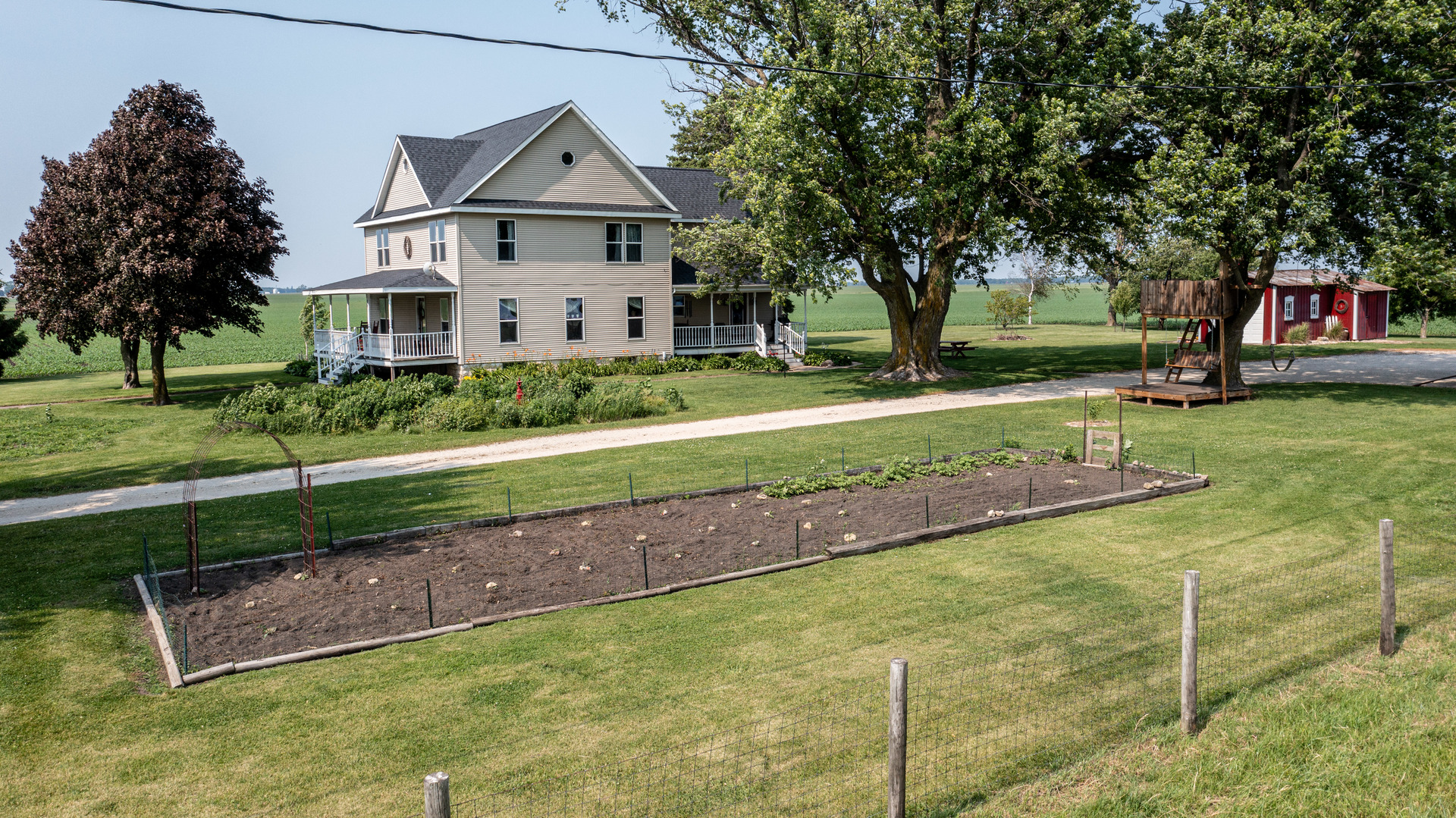 4116 E 13th Road, Earlville, IL 60518