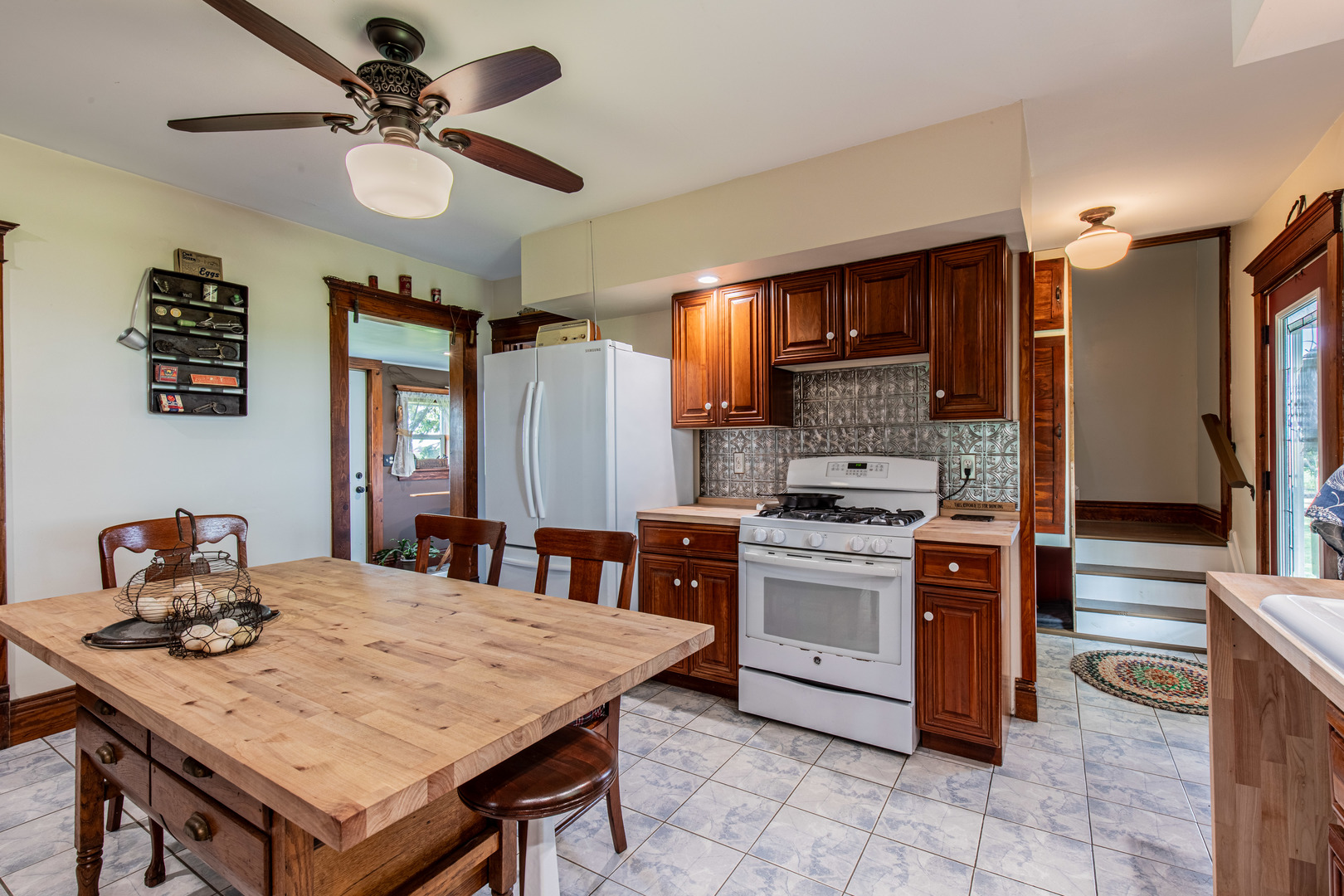 4116 E 13th Road, Earlville, IL 60518
