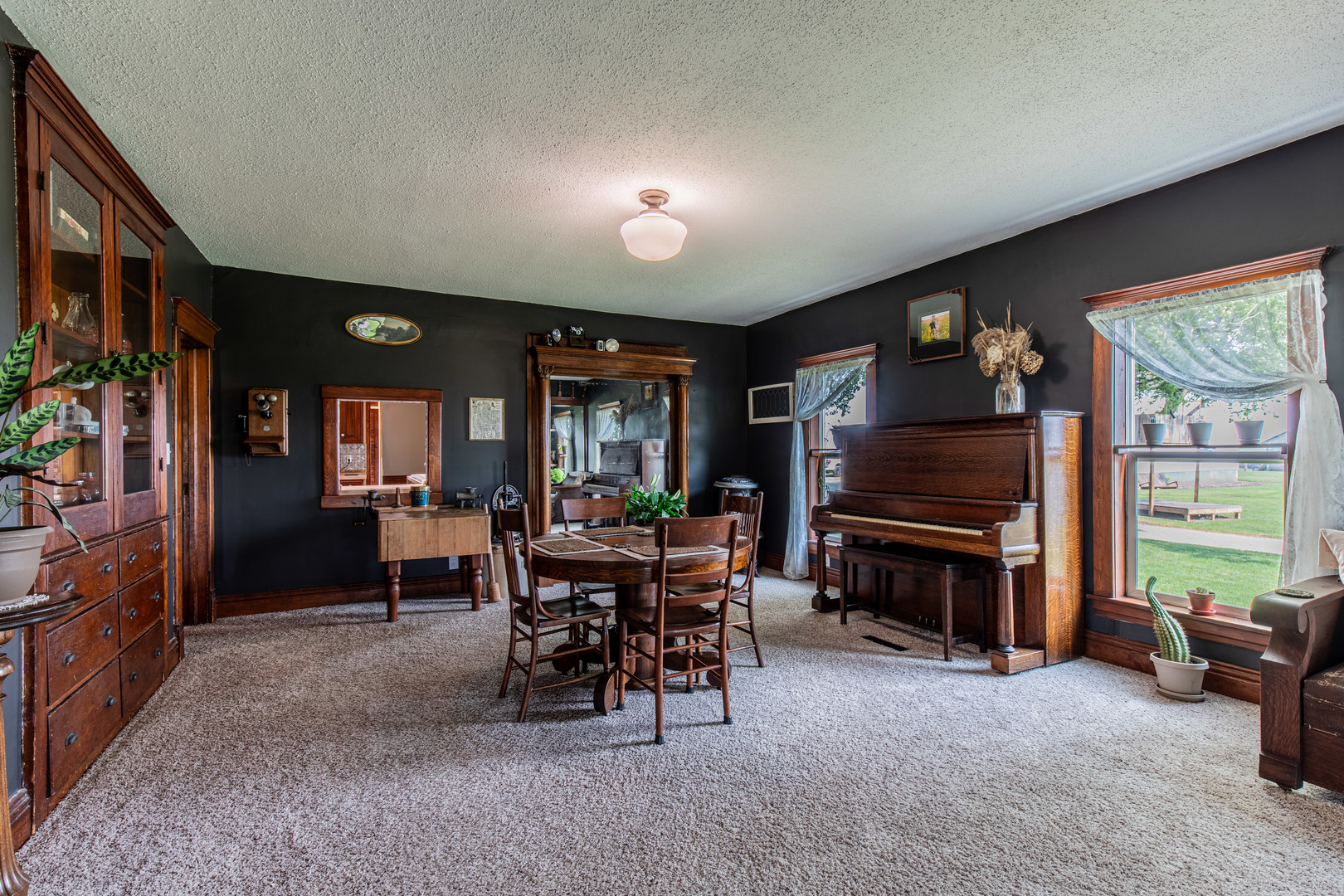 4116 E 13th Road, Earlville, IL 60518