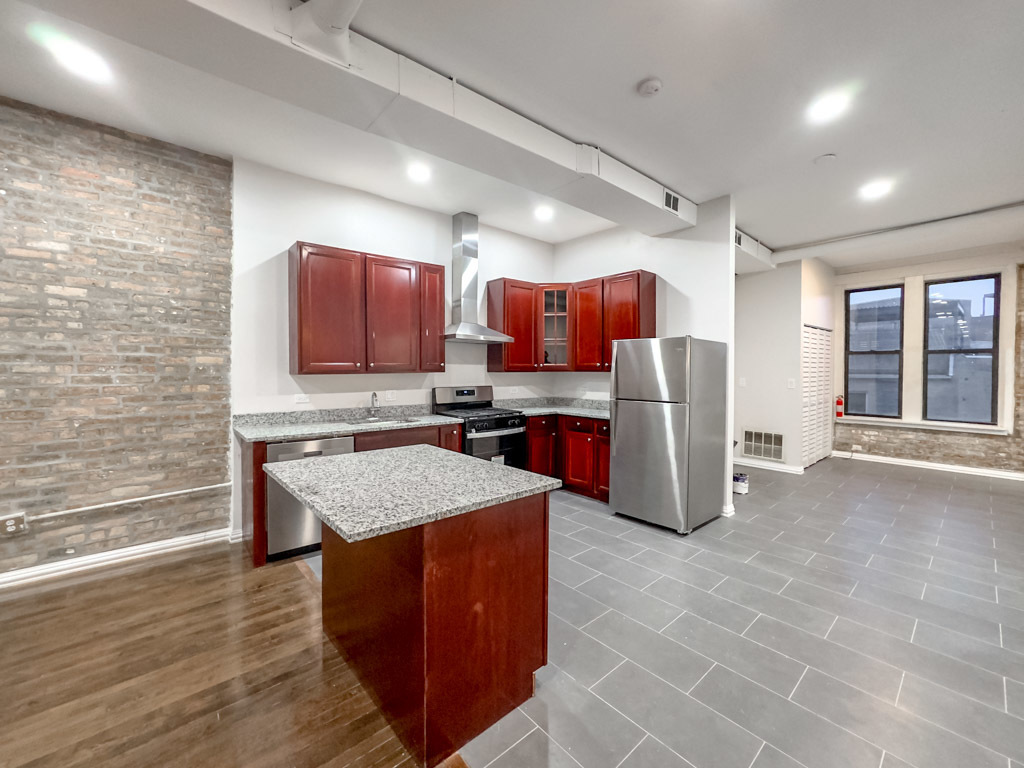 3345 N Clark Street #2, Chicago, IL 60657