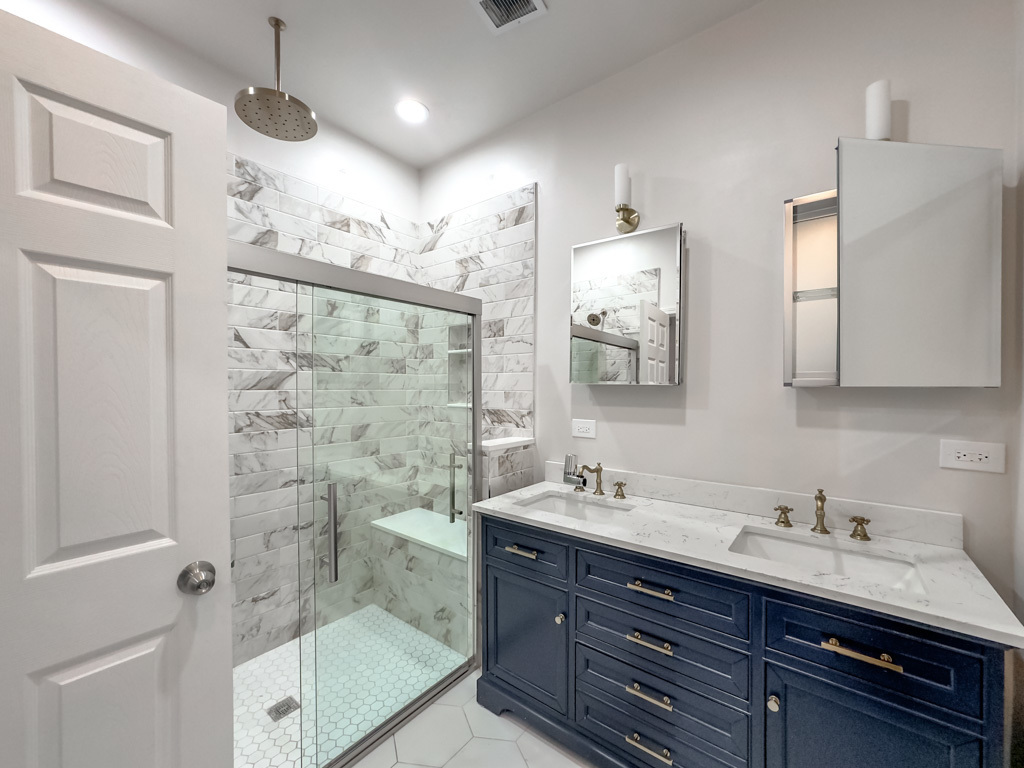 3345 N Clark Street #2, Chicago, IL 60657