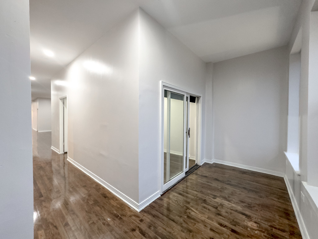3345 N Clark Street #2, Chicago, IL 60657