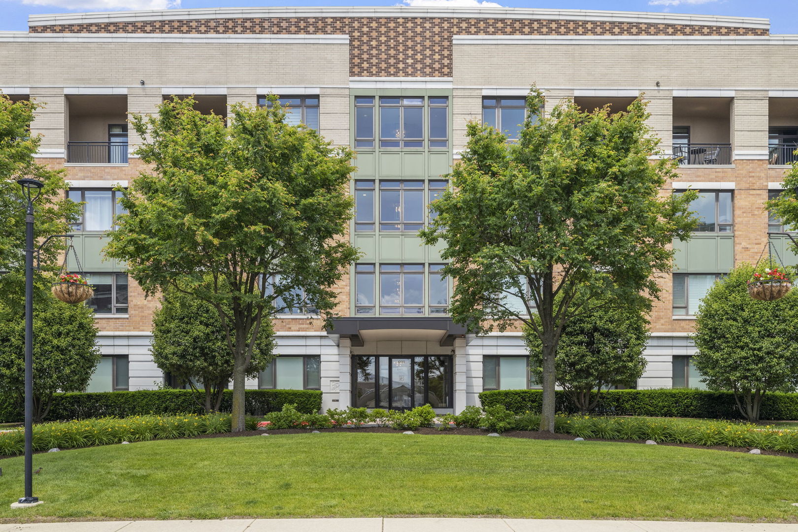 1000 Village Center Drive #103, Burr Ridge, IL 60527