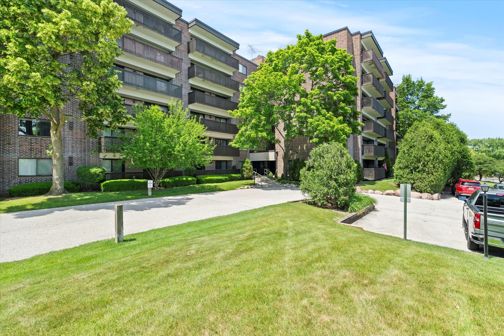 920 Vose Drive #612, Gurnee, IL 60031