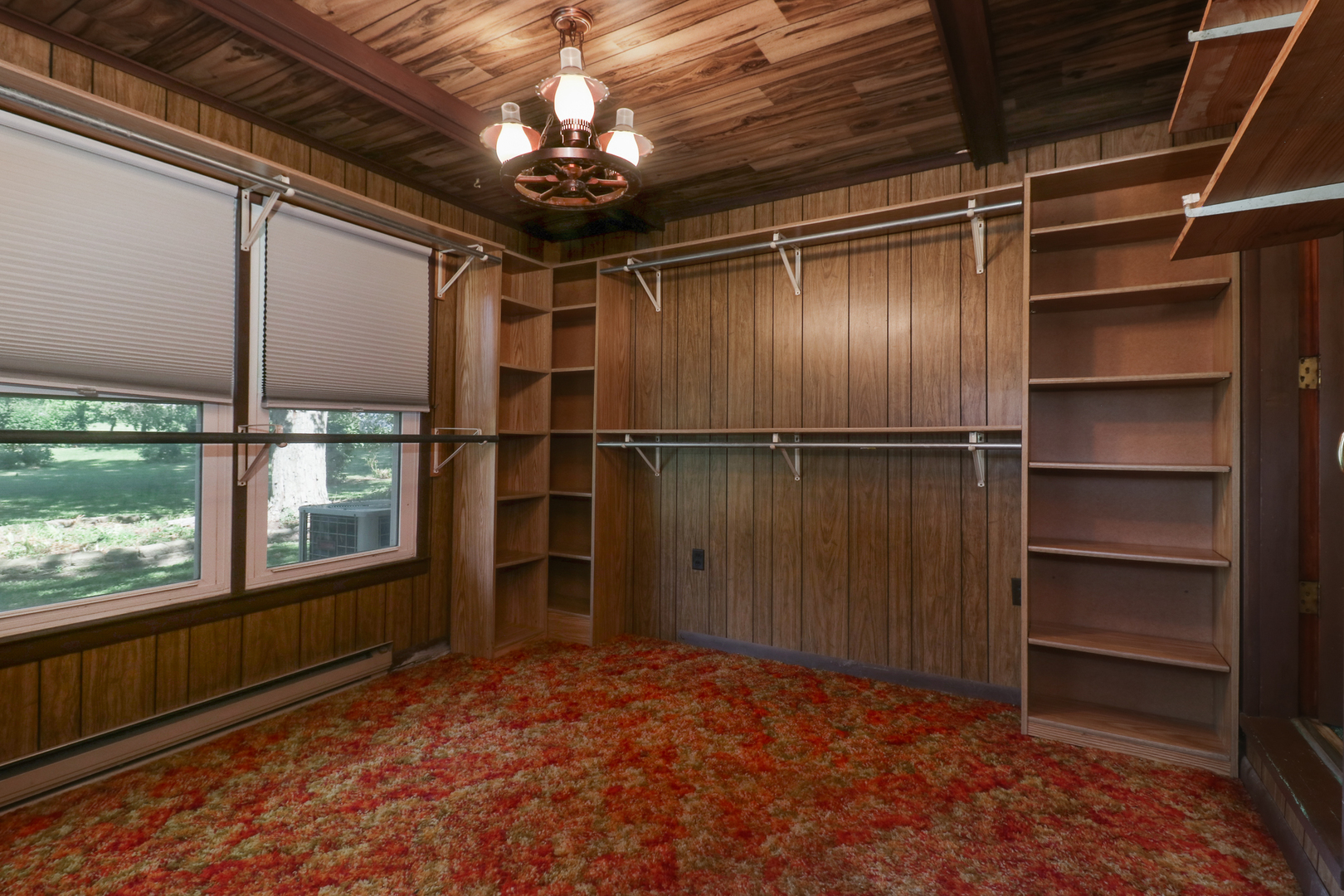 105 W C Street, Delavan, IL 61734