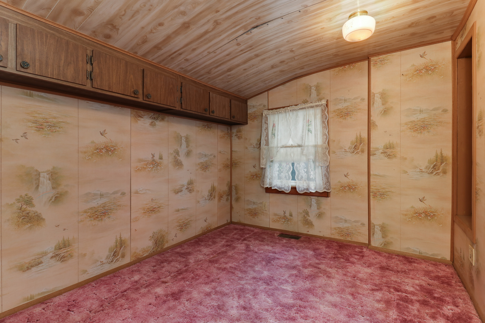 105 W C Street, Delavan, IL 61734