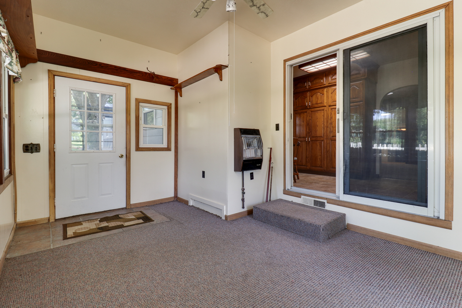 105 W C Street, Delavan, IL 61734