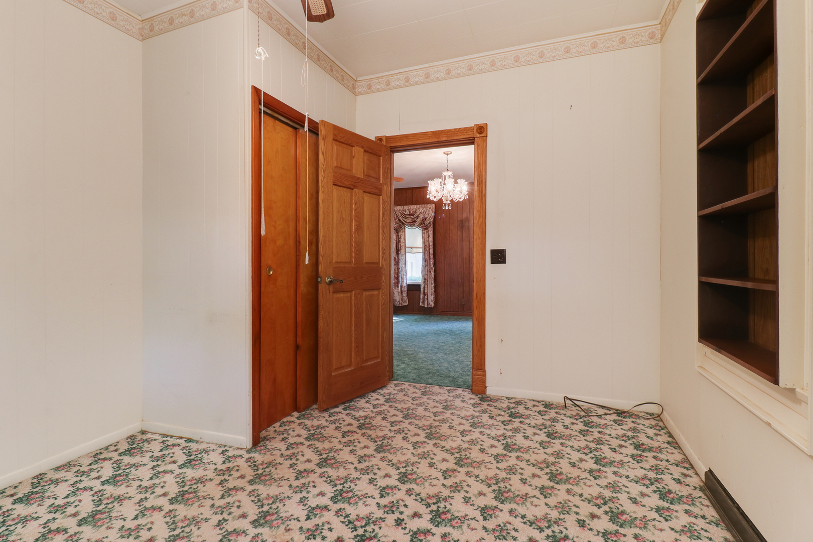 105 W C Street, Delavan, IL 61734