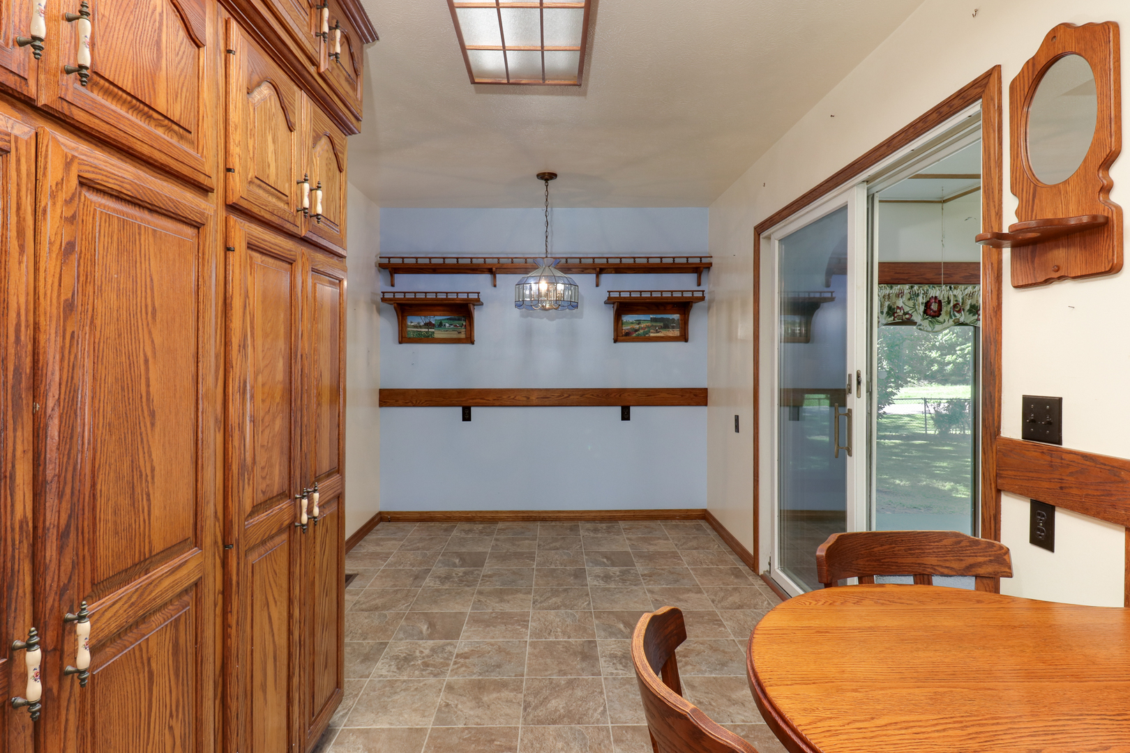 105 W C Street, Delavan, IL 61734