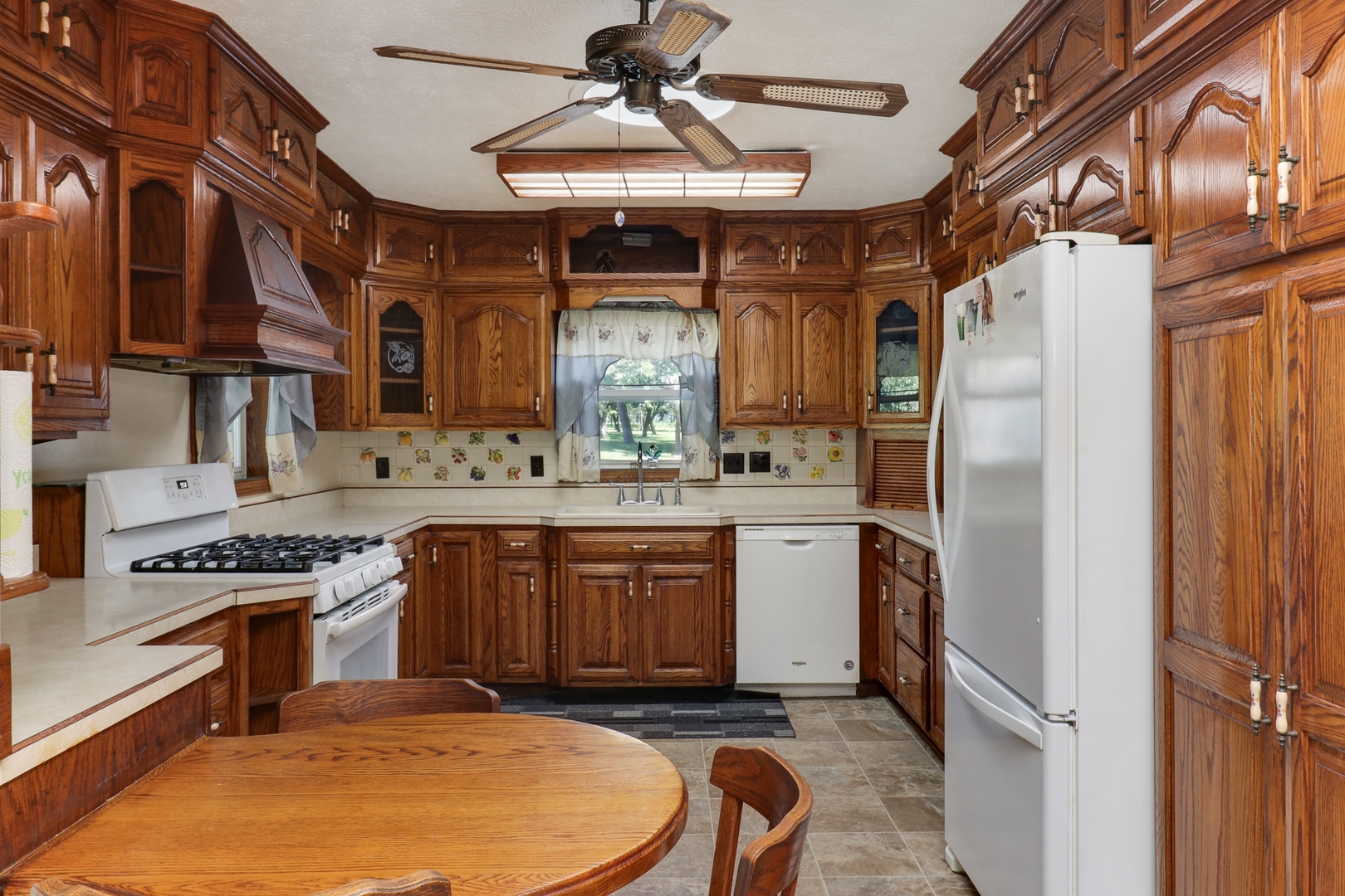 105 W C Street, Delavan, IL 61734