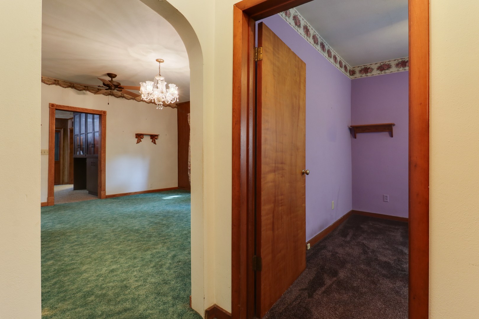 105 W C Street, Delavan, IL 61734