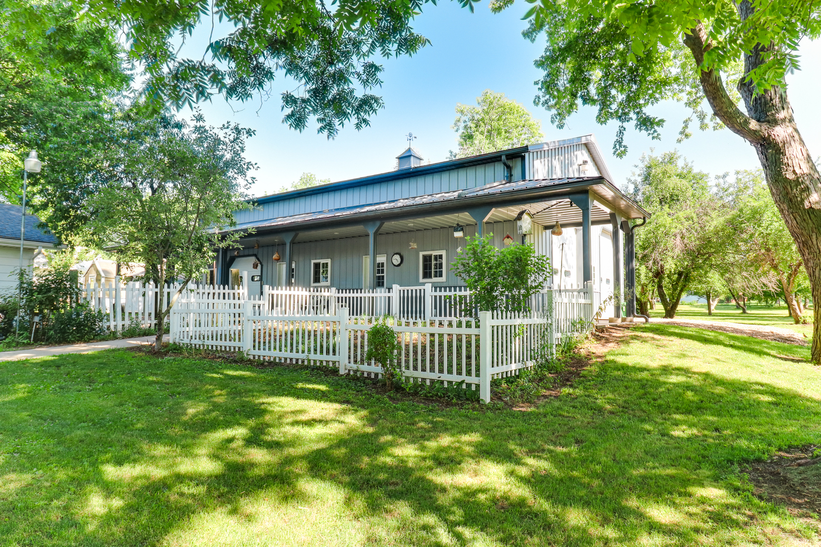 105 W C Street, Delavan, IL 61734