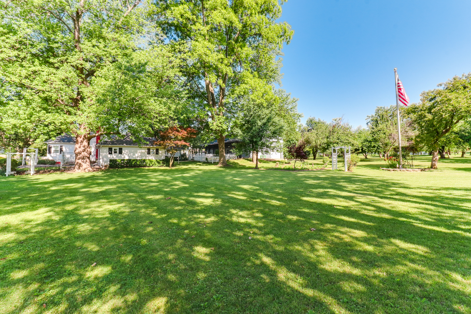 105 W C Street, Delavan, IL 61734