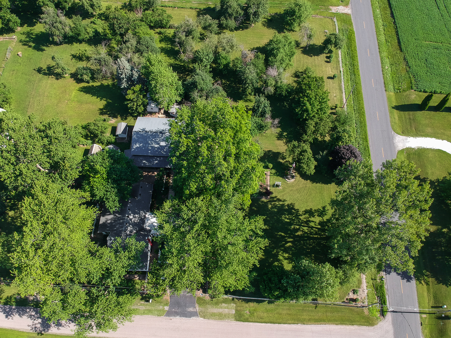 105 W C Street, Delavan, IL 61734