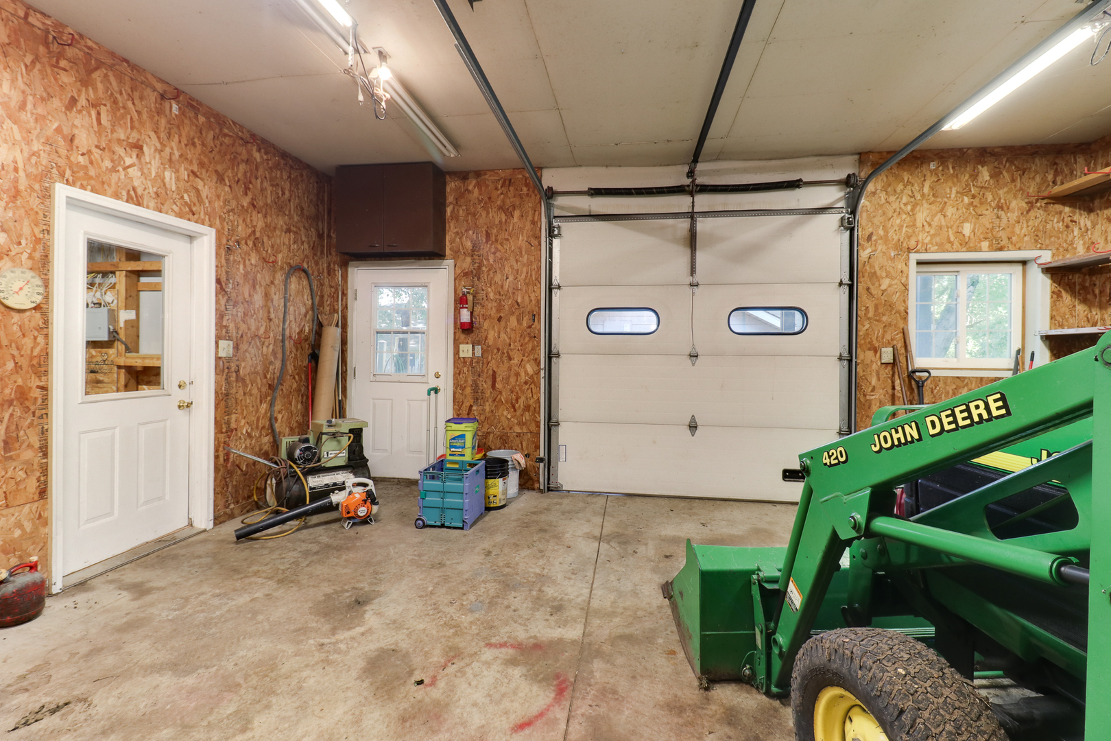 105 W C Street, Delavan, IL 61734