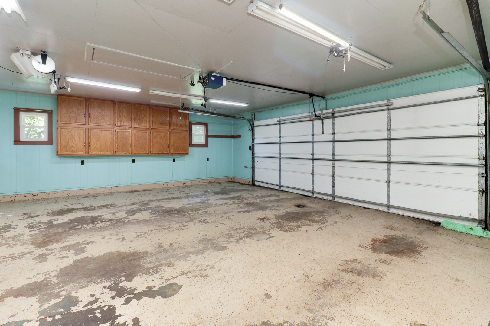 105 W C Street, Delavan, IL 61734