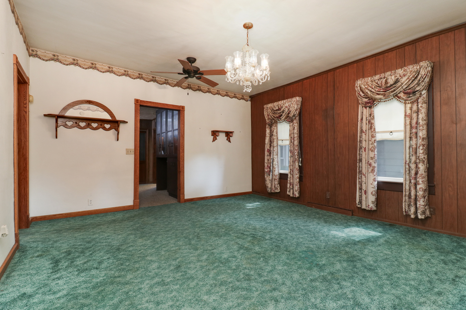 105 W C Street, Delavan, IL 61734