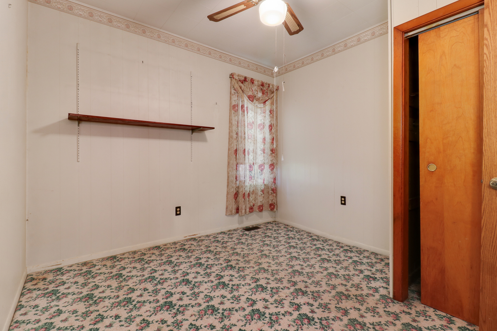 105 W C Street, Delavan, IL 61734