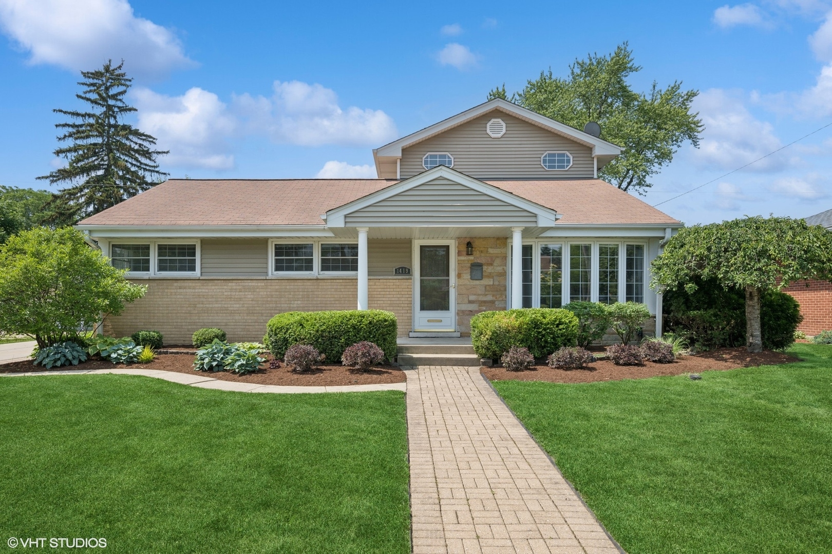 1419 W Miner Street, Arlington Heights, IL 60005