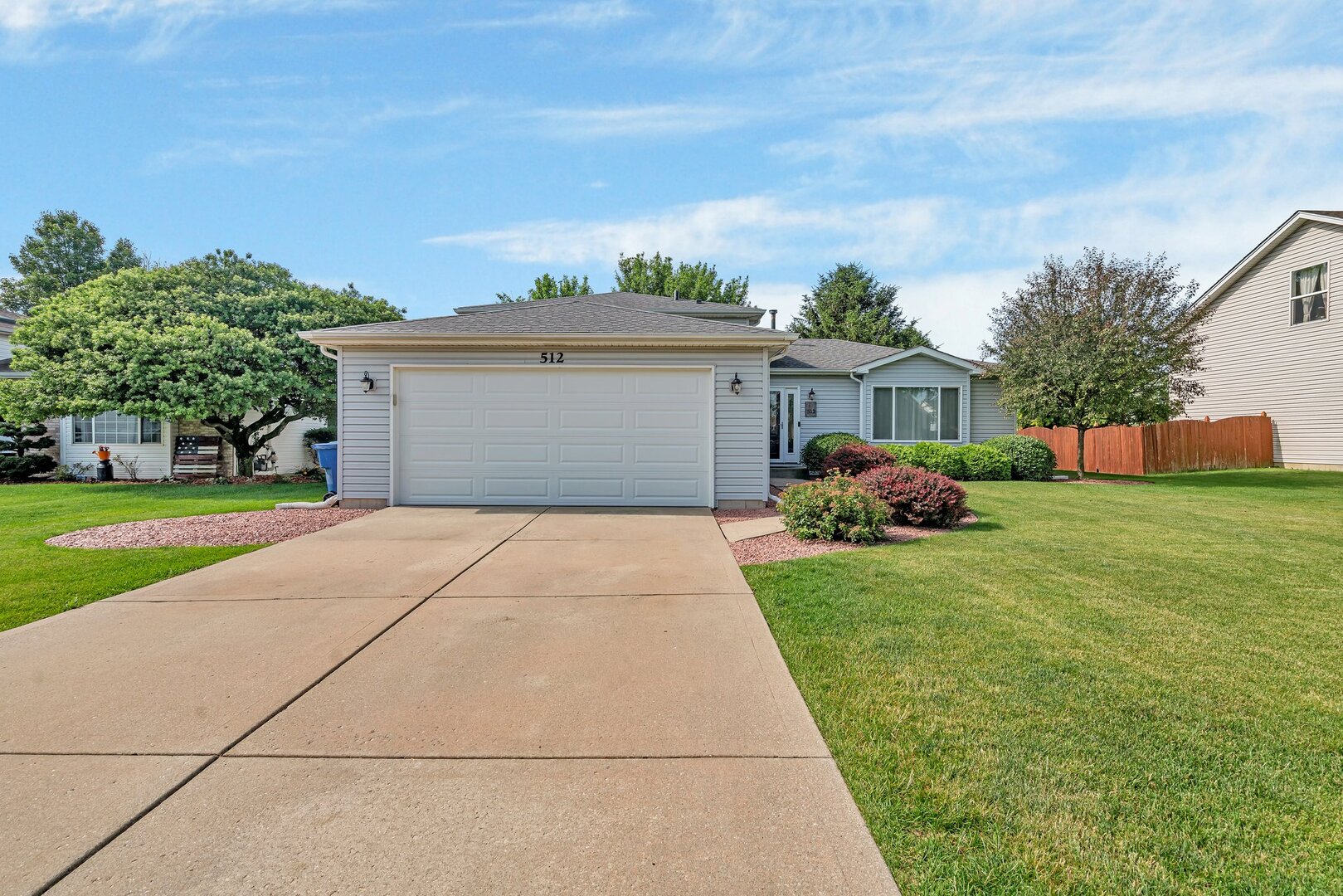 512 Creekside Circle, Minooka, IL 60447