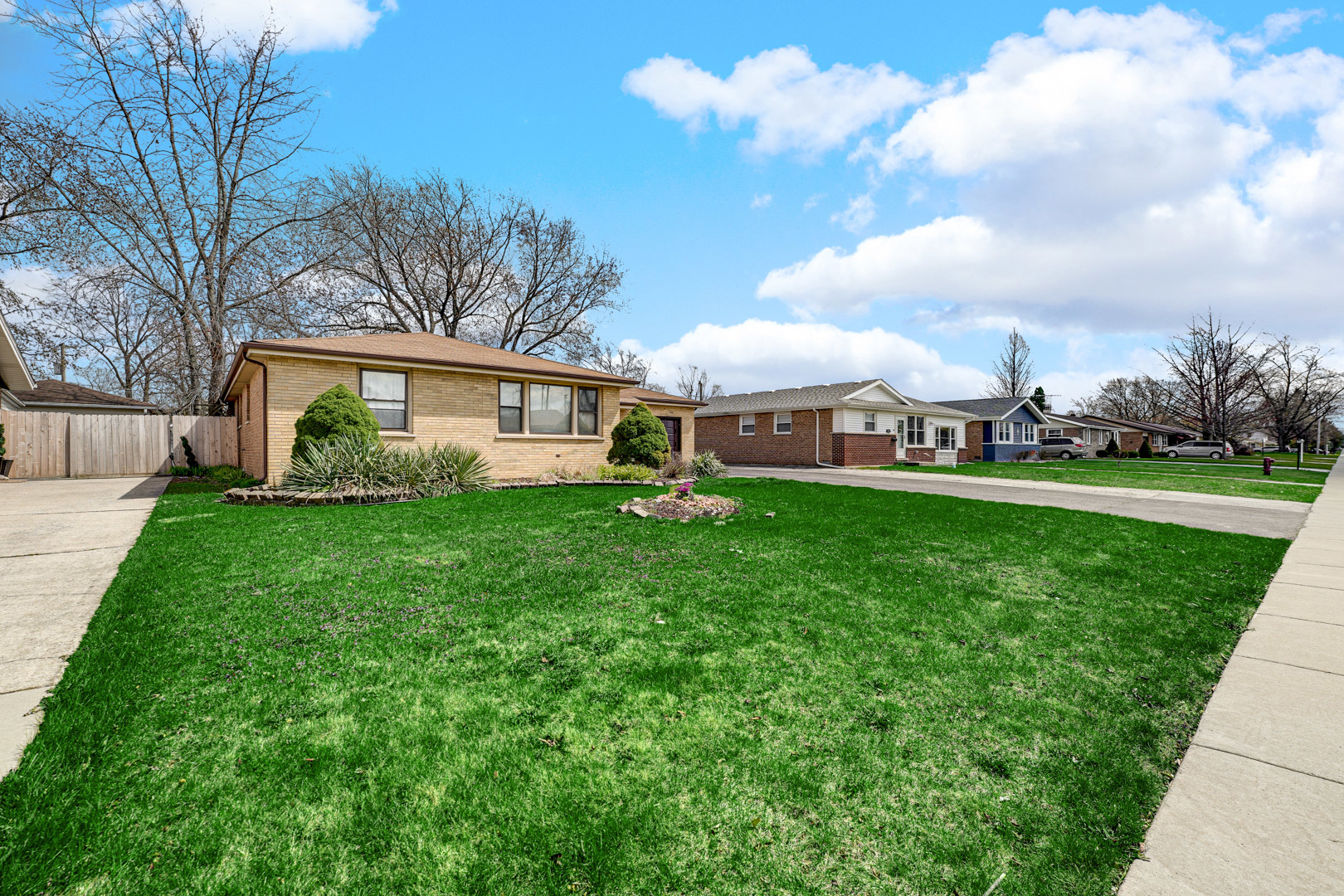 12801 W Playfield Drive, Crestwood, IL 60418