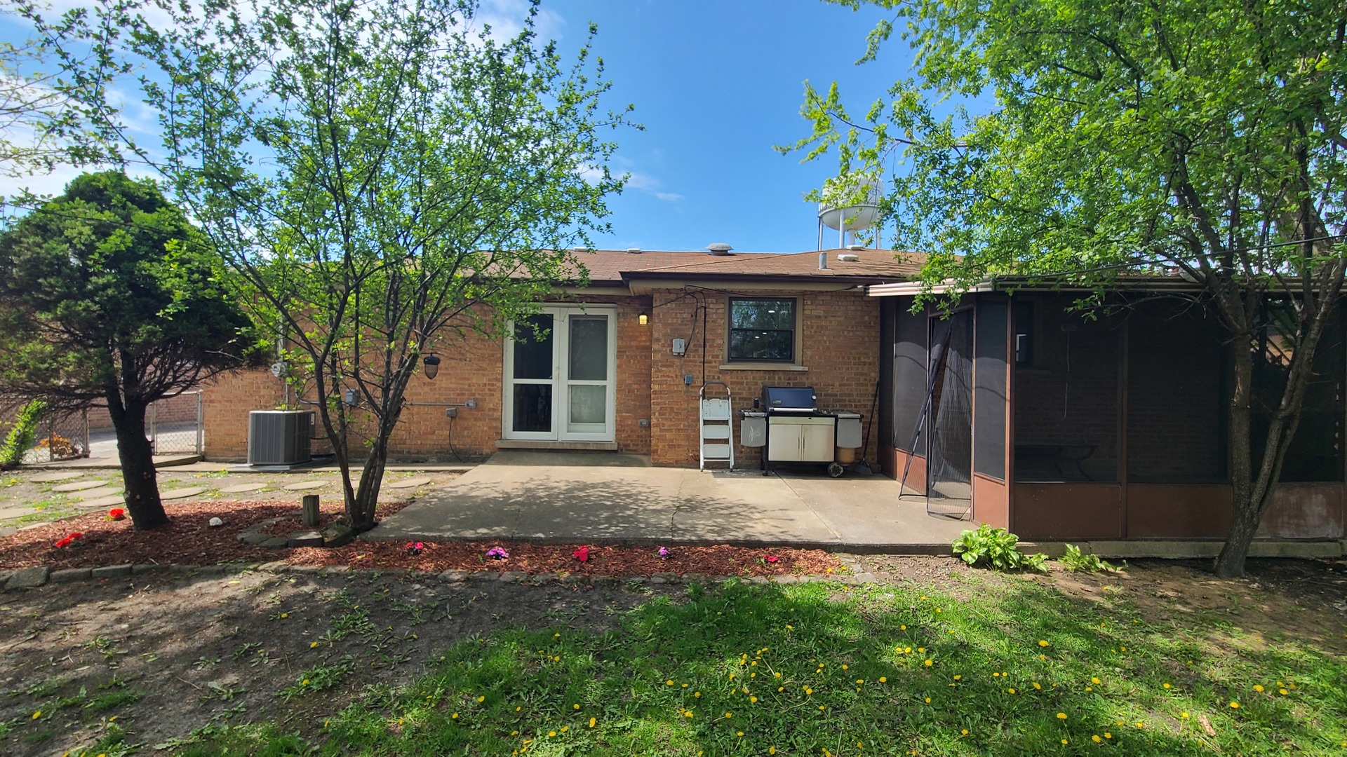 12801 W Playfield Drive, Crestwood, IL 60418