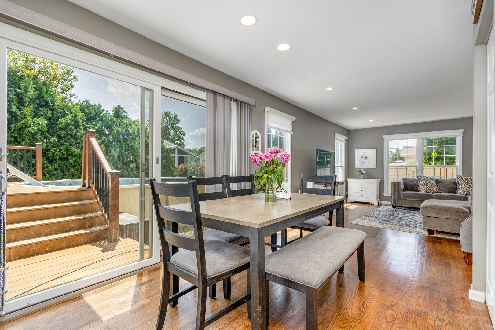 923 Christa Court, Elk Grove Village, IL 60007