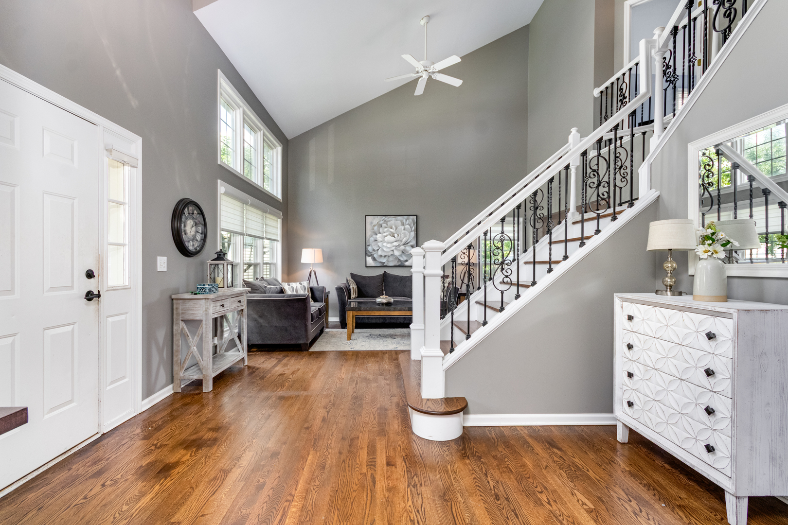 923 Christa Court, Elk Grove Village, IL 60007