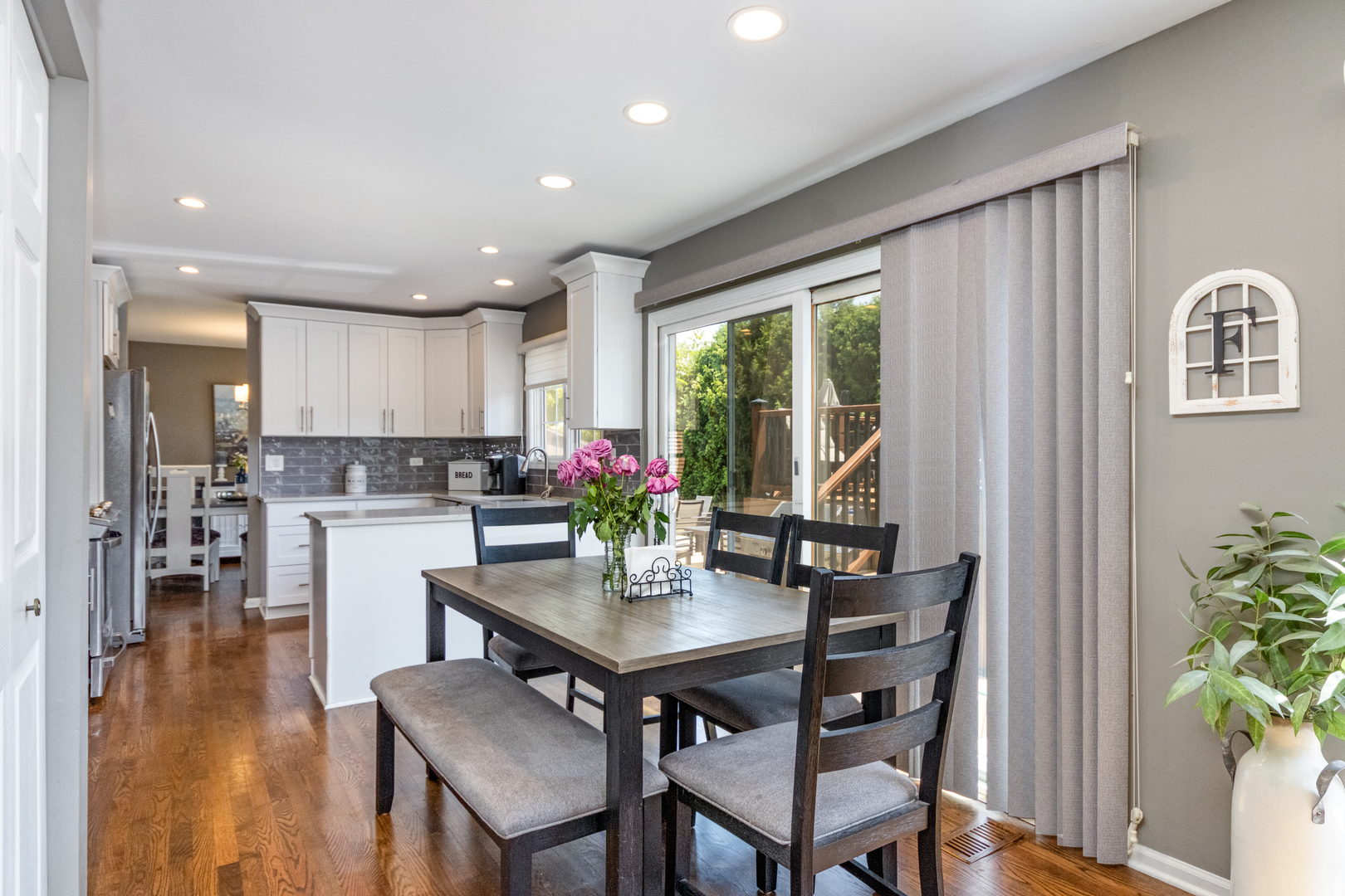 923 Christa Court, Elk Grove Village, IL 60007