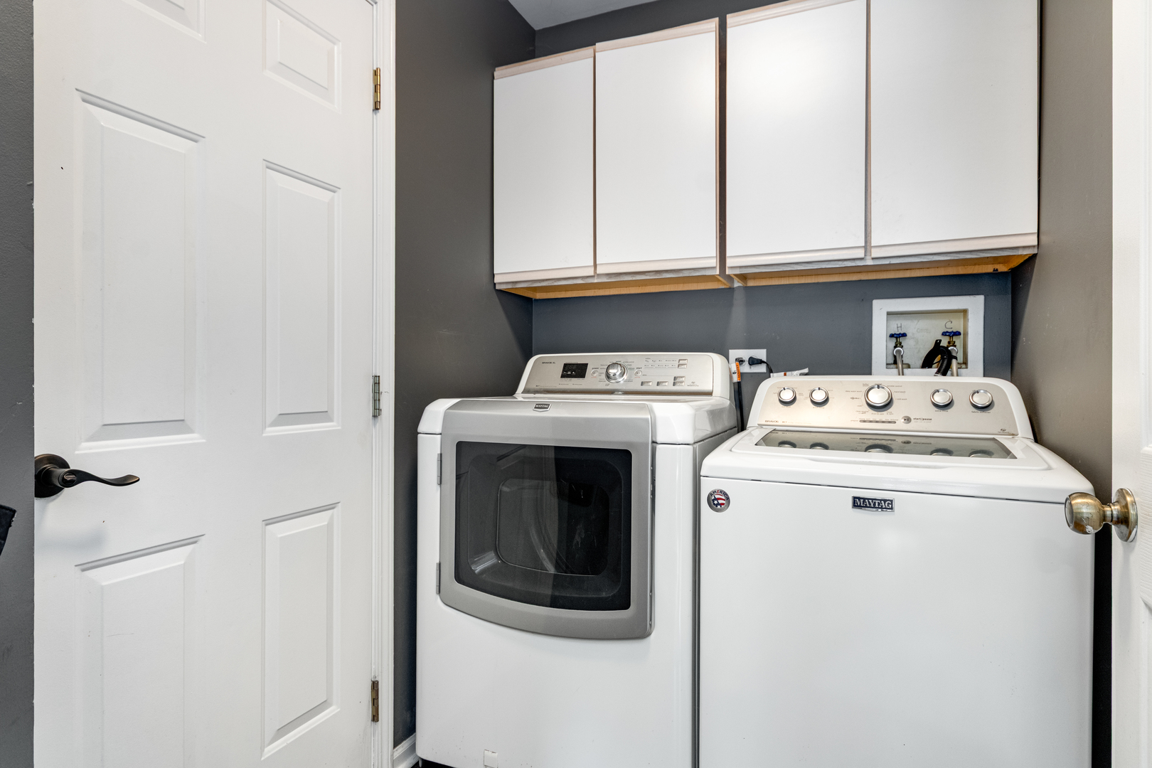 923 Christa Court, Elk Grove Village, IL 60007