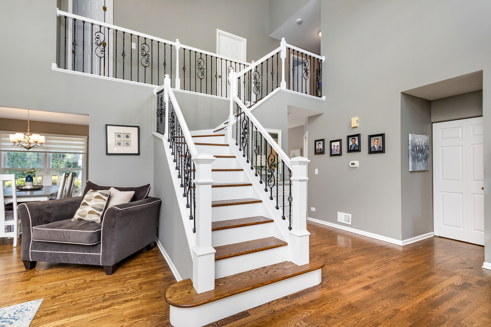 923 Christa Court, Elk Grove Village, IL 60007