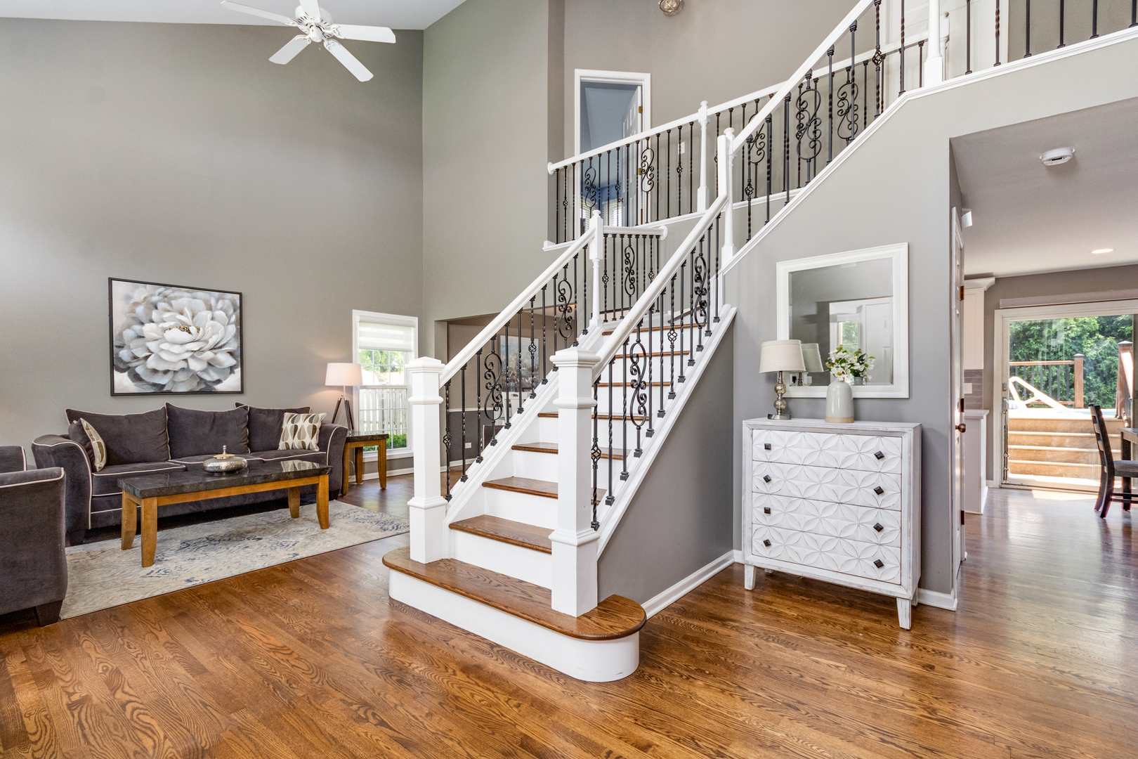 923 Christa Court, Elk Grove Village, IL 60007
