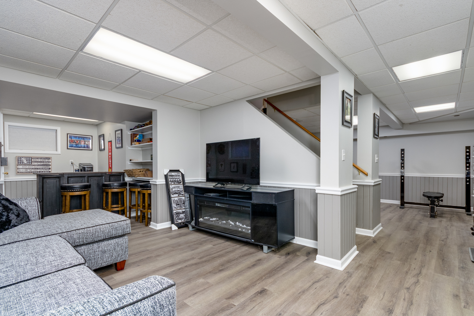923 Christa Court, Elk Grove Village, IL 60007