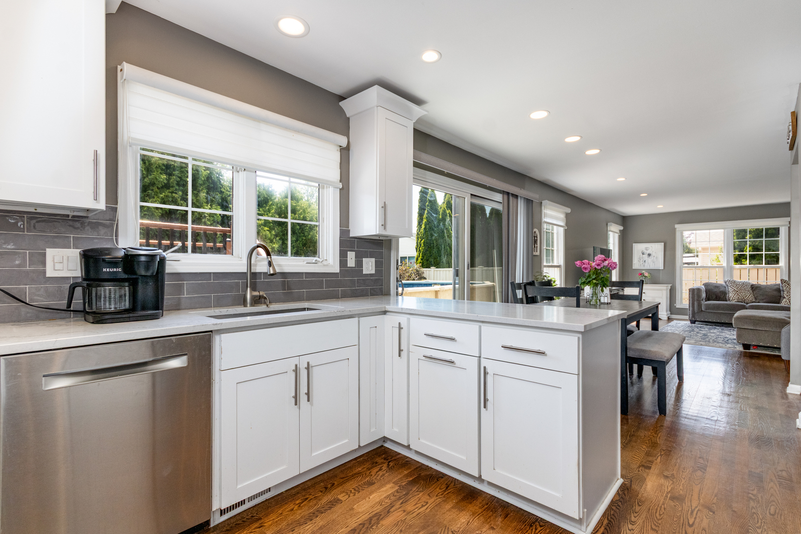 923 Christa Court, Elk Grove Village, IL 60007