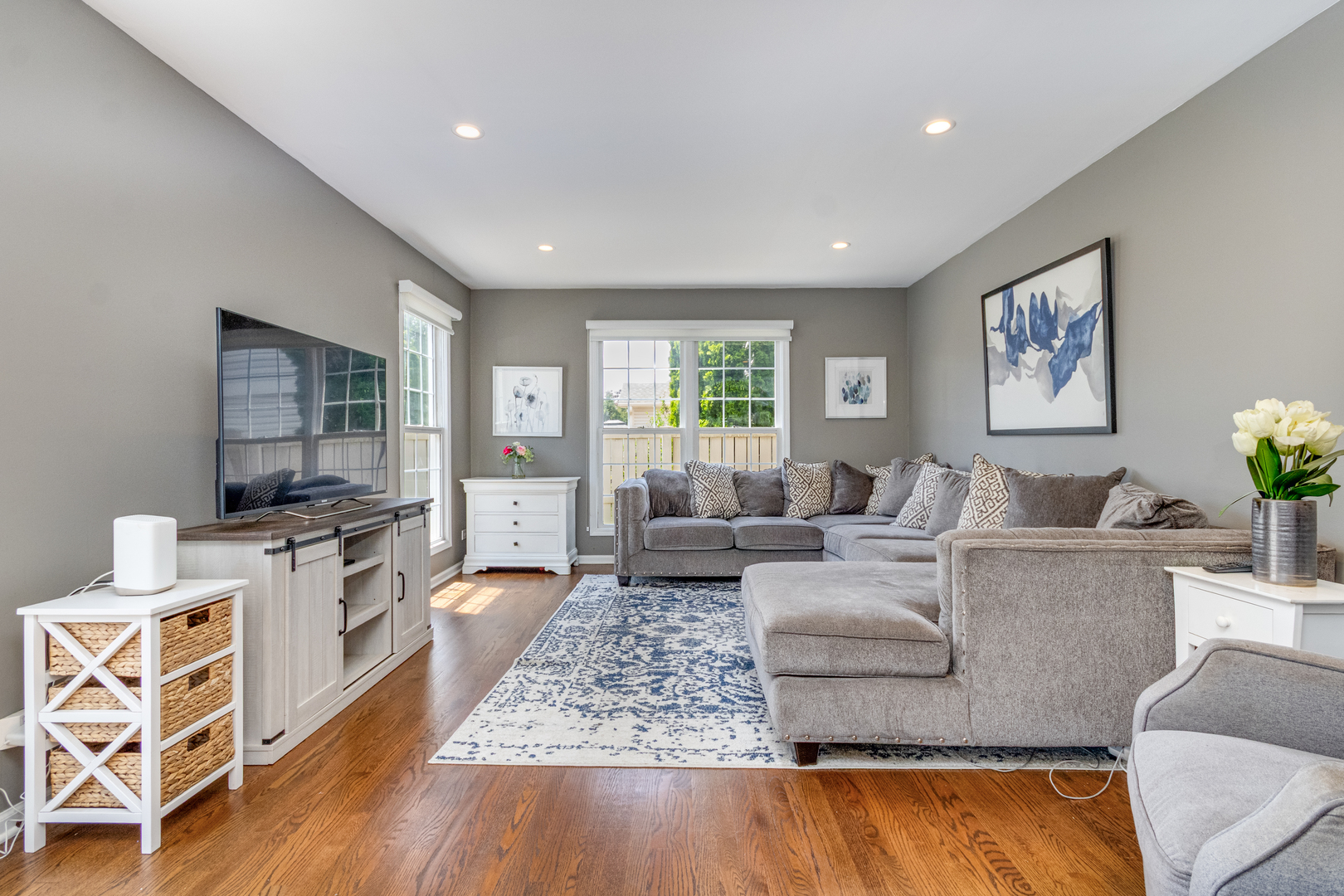 923 Christa Court, Elk Grove Village, IL 60007