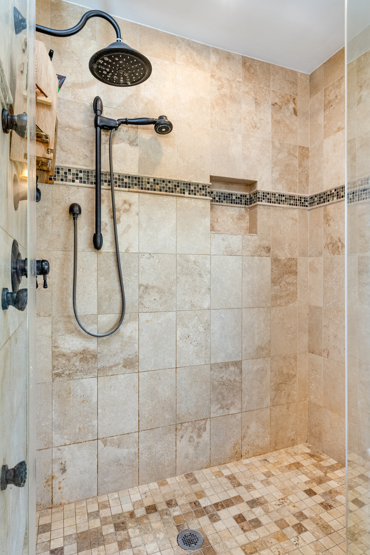923 Christa Court, Elk Grove Village, IL 60007