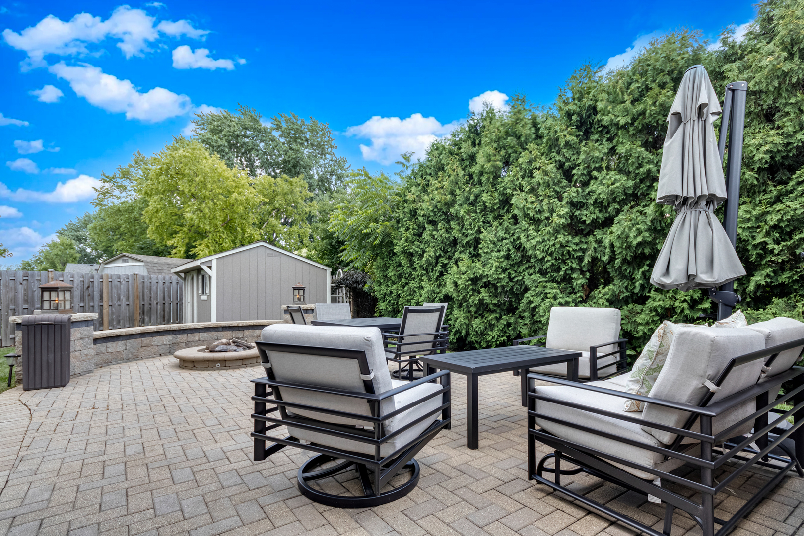 923 Christa Court, Elk Grove Village, IL 60007