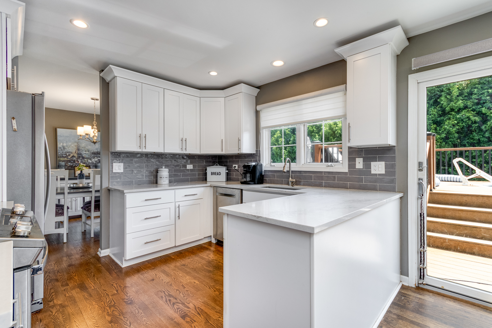923 Christa Court, Elk Grove Village, IL 60007