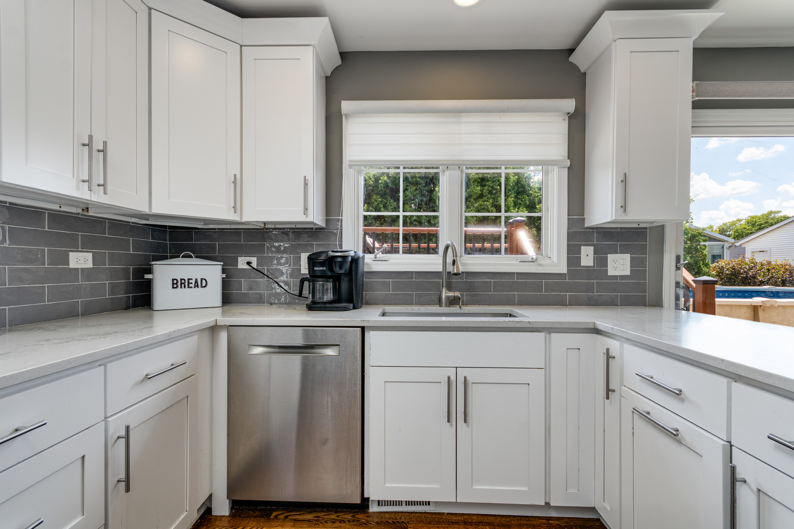 923 Christa Court, Elk Grove Village, IL 60007
