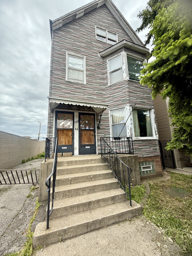 3147 N Kimball Avenue, Chicago, IL 60618